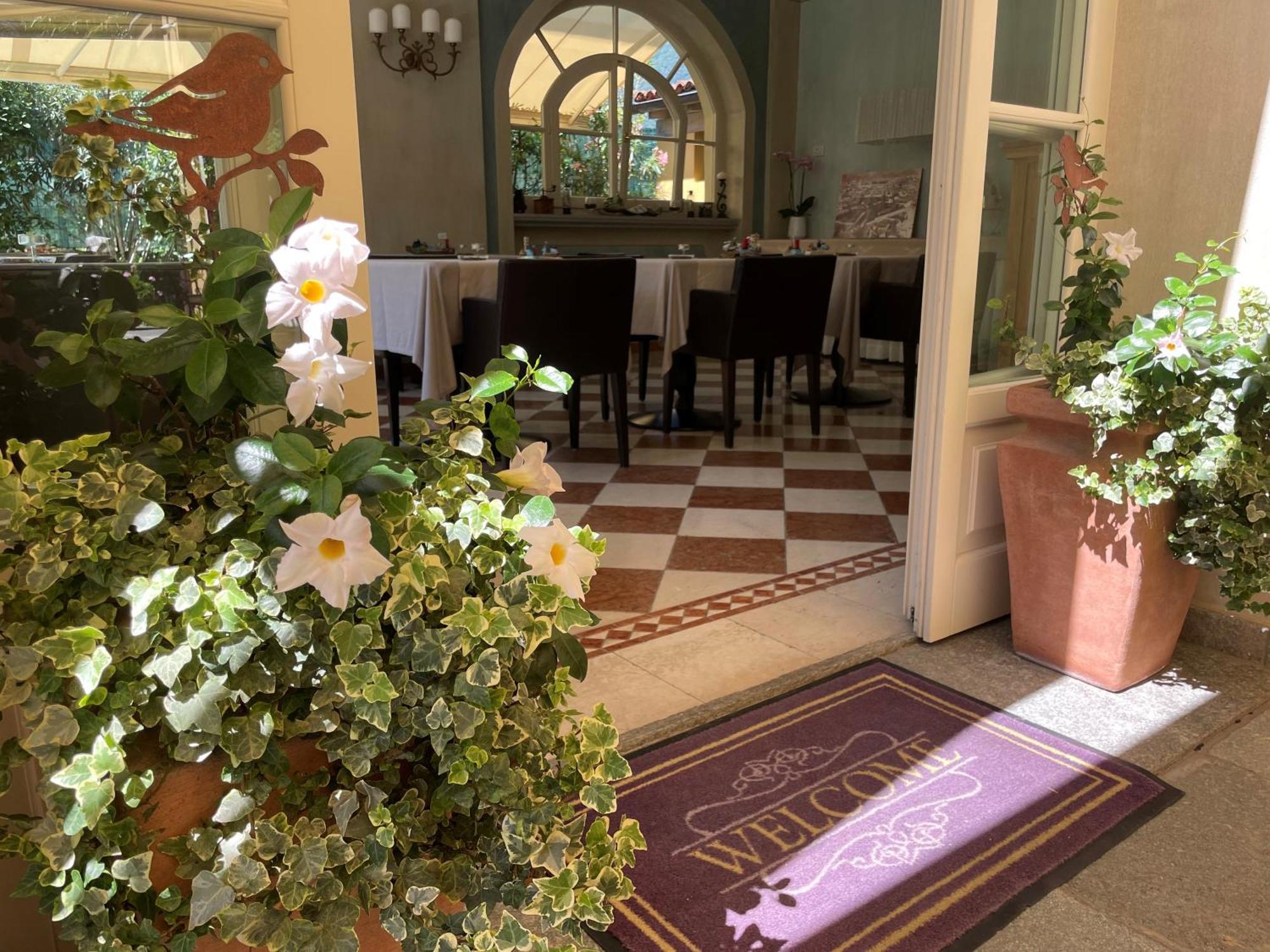 Villa Palmira Kinderfreies Hotel Cannobio Exterior photo